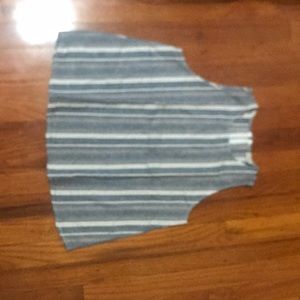 It has stripes